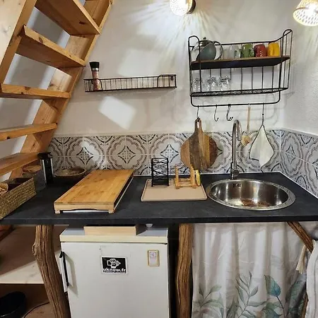 Maisonnette Avec Jardin Et Terrasse Holiday home *